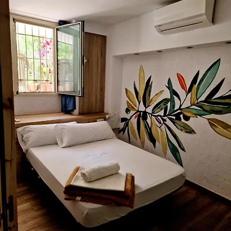 Y - Juvenil Hostel Palma de Mallorca