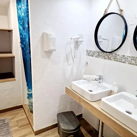 Y - Juvenil Hostel